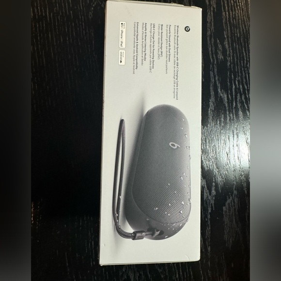 Beats Pill Plus Portable Wireless Speaker - Stereo Bluetooth - Picture 7 of 9